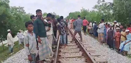 কুষ্টিয়ায় ট্রেন দুর্ঘটনায় নিহত প্রবাসীর স্ত্রী