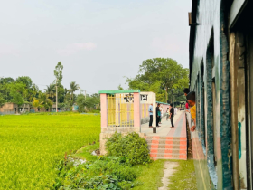 ৭ ঘণ্টা বিলম্বে কুড়িগ্রাম এক্সপ্রেস, যাত্রী ভোগান্তি কমাতে কাল চলবে সাটল ট্রেন