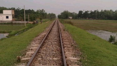 কুলাউড়ায় রেললাইনে ক্লিপ সংকট, ঝুঁকি নিয়েই চলছে ট্রেন