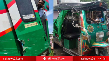 বোয়ালখালীতে ট্রেনের সঙ্গে টেম্পোর ঘর্ষণ, দরজা খুলে আহত ২