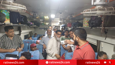 চট্টগ্রাম–কক্সবাজার সফর শেষে ট্রেনে ফিরেই যাত্রীসেবা পরিদর্শনে প্রতিমন্ত্রী হাবিবুর রশিদ