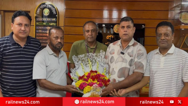 ট্রেনে জর্দার কৌটায় মিলল স্বর্ণ-টাকা, ফিরিয়ে দিয়ে সংবর্ধনা পেলেন স্টুয়ার্ড