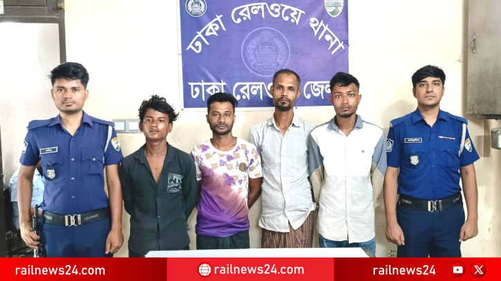 ঢাকা রেলওয়ে স্টেশন এলাকায় পুলিশের বিশেষ অভিযান, ৪ জনের কারাদণ্ড