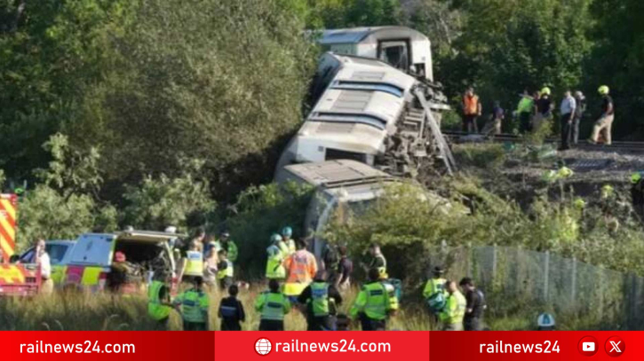 যুক্তরাজ্যে ট্রেন লাইনচ্যুত হয়ে গুরুতর আহত ২