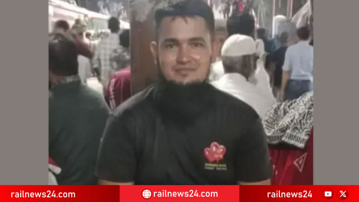নরসিংদীতে তিতাস কমিউটার ট্রেনের ছাদ থেকে পড়ে যুবক নিহত