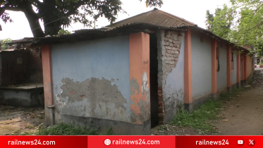 বগুড়া রেল কলোনিতে জরাজীর্ণ ভবনে মানবেতর জীবন, দখলদারিত্ব ও মাদকের আখড়া