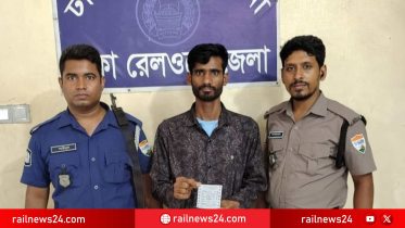 ঢাকা রেলওয়ে স্টেশনে বিশেষ অভিযানে টিকিট কালোবাজারি গ্রেফতার