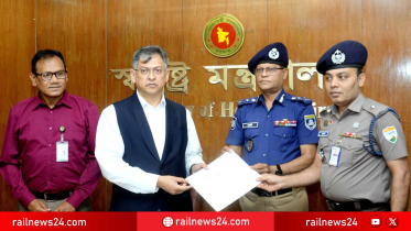 ৩০ মিনিটে প্রবাসীর হারানো পাসপোর্ট উদ্ধার: স্বরাষ্ট্রমন্ত্রীর সম্মাননা পেলেন ঢাকা রেলওয়ে থানার পরিদর্শক জয়নাল আবেদীন