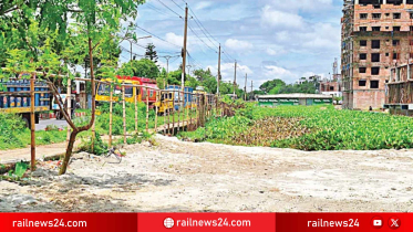 রেলের পুকুর ভরাটের চেষ্টা জামায়াত নেতাকর্মীর