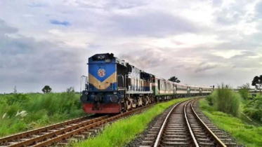 সিগন্যালের তার চুরিতে বিঘ্নিত রেল চলাচল