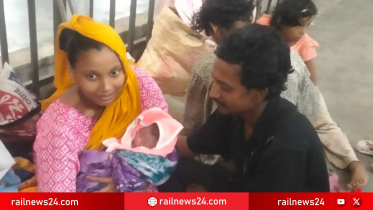 ঢাকা রেলস্টেশনে ভবঘুরে নারীর কোলজুড়ে নবজাতক, পাশে দাঁড়াল রেলওয়ে পুলিশ