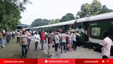 চুক্তিভিত্তিক নিয়োগ: ট্রেন থামিয়ে চালকদের বিক্ষোভ