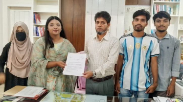 কুড়িগ্রাম এক্সপ্রেসের চাটমোহর স্টেশনে যাত্রাবিরতির দাবিতে পাবিপ্রবি শিক্ষার্থীদের স্মারকলিপি