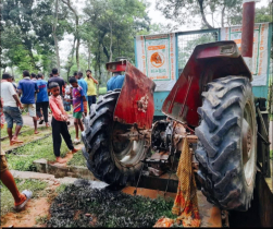 শ্রীমঙ্গলে কালনী এক্সপ্রেস–ট্রাক্টর সংঘর্ষে চালক আহত: গেটম্যান বরখাস্ত, তদন্ত কমিটি গঠন