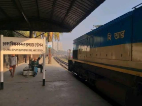 আগামীকাল থেকে বিমানবন্দর স্টেশনে দাঁড়াবে না ঢাকাগামী ৯ ট্রেন