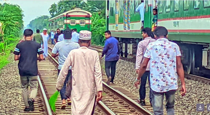 ৪ বগি রেখেই চলে গেল মধুমতি এক্সপ্রেস ট্রেন!