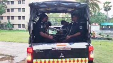 রেলের টিকিট কালোবাজারির কাছে মিলল ৯৬৩ সিম ও ১৪ মোবাইল