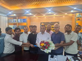 কক্সবাজার জেলা পরিষদ প্রশাসকের সঙ্গে রেলওয়ে শ্রমিক নেতাদের সৌজন্য সাক্ষাৎ।