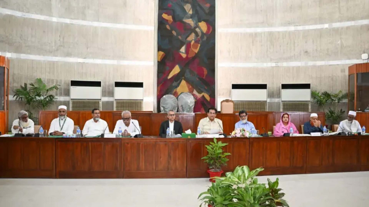 রেলকে লাভজনক করতে মালবাহী কোচ বৃদ্ধি ও টিকিট কালোবাজারি বন্ধের সুপারিশ