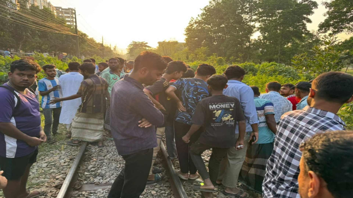 বগুড়ায় ট্রেনের নিচে কাটা পড়ে অজ্ঞাত নারীর মর্মান্তিক মৃত্যু