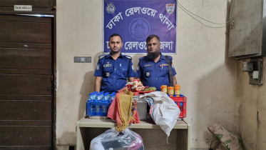 কমলাপুর রেলস্টেশনে জিআরপি পুলিশের অভিযানে আটক অবৈধ হকার