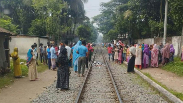 বগুড়ার নারুলীতে ট্রেনে কাটা পড়ে নারীর মৃত্যু, মরদেহের ওপর দিয়ে গেল আরেক ট্রেন
