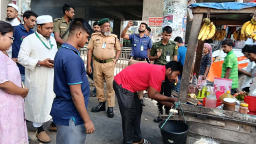 কারওয়ানবাজার মেট্রোস্টেশনে অবৈধ স্থাপনা উচ্ছেদ, ট্রেনে অবস্থান করায় ৮ মামলায় জরিমানা