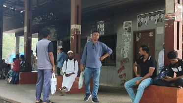 টাঙ্গাইলে ট্রেনের বগি লাইনচ্যুত, সিরাজগঞ্জে দুর্ভোগে যাত্রীরা