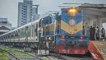 পার্বতীপুরে একতা এক্সপ্রেস ট্রেনে ছিনতাইয়ের চেষ্টা, আটক ৫