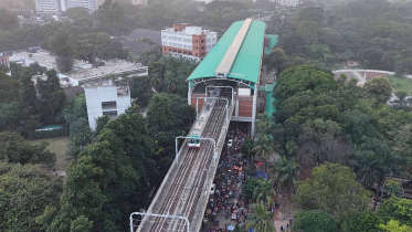 চলন্ত মেট্রোরেলের দরজা খুলে যাওয়ায় ২৬ মিনিট চলাচল বন্ধ