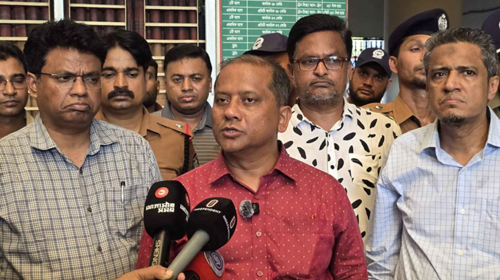 রাজশাহী রেলস্টেশনে ভাঙচুর: ’শিক্ষার্থীরা কখনো রেলওয়ের প্রতিপক্ষ হতে পারে না’ জিএম আহম্মদ হোসেন মাসুম
