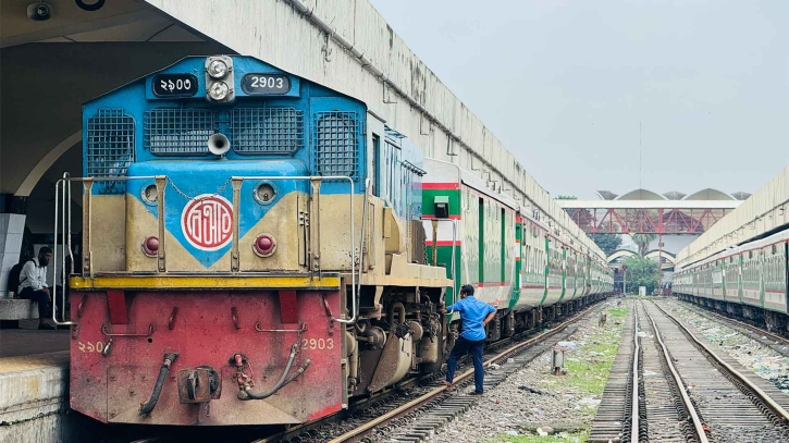 গুরুত্বপূর্ণ স্টাফ ছাড়াই চলল কুড়িগ্রাম এক্সপ্রেস, মহেড়ায় না থামায় ব্যাহত স্টাফ পরিবর্তন