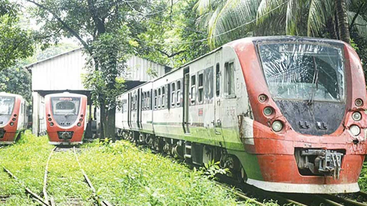 পাঁচ বছরে বন্ধ ১৮ জোড়া ট্রেন, ভোগান্তিতে কুমিল্লা-লাকসামের যাত্রীরা